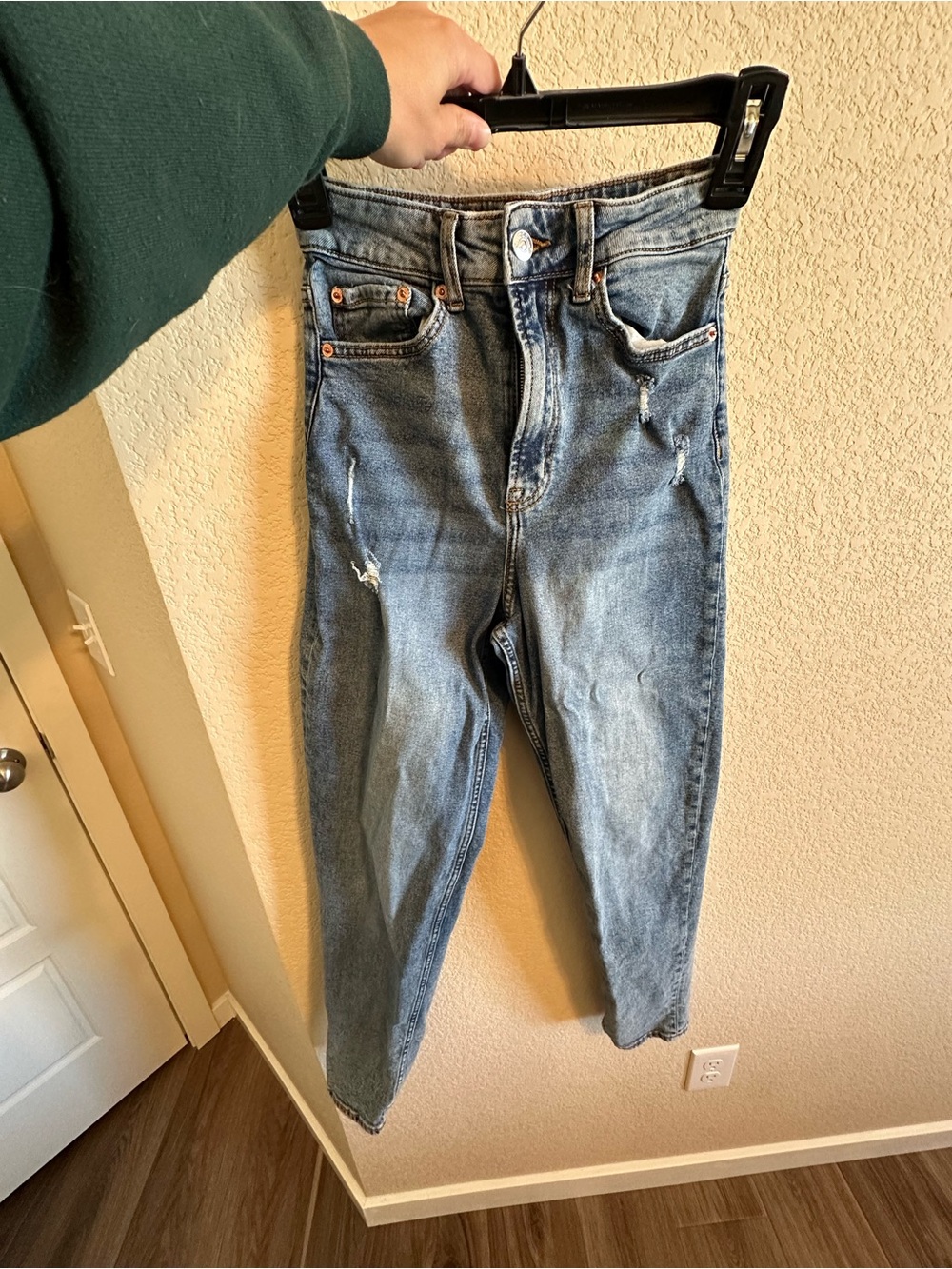 H&M High-Rise Distressed Jeans - Light Blue Wash